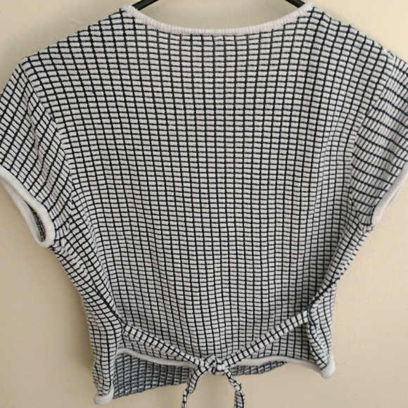 Moth Brand Sweater Crop - Picture 3 of 5